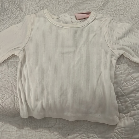 🎉 3 for $10 🎉 6-9m bundle - Picture 3 of 5